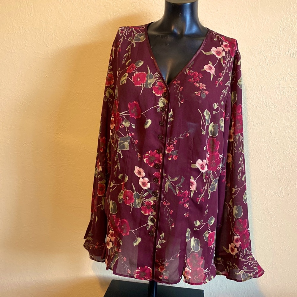 Beautiful Floral Venezia Bottom Pleated Blouse